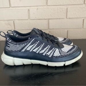 Ecco Intrinsic Knit Womens Size 38 US 7 White Black Sneakers Shoes Lightweight